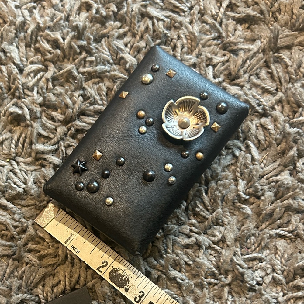 NWT Coach 1941 Turnlock Card Case Tea Rose Studs Black Glovetanned Leather - Picture 7 of 7